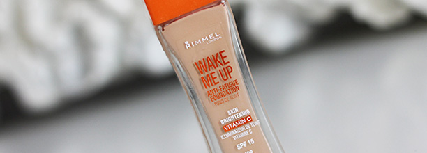 De vernieuwde Rimmel Wake Me Up Foundation!