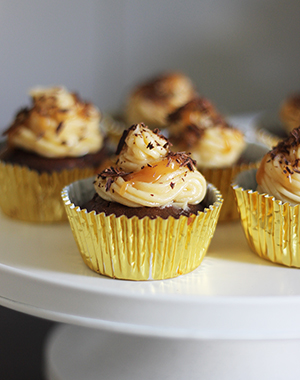 Chocolade cupcakes met salted caramel botercreme